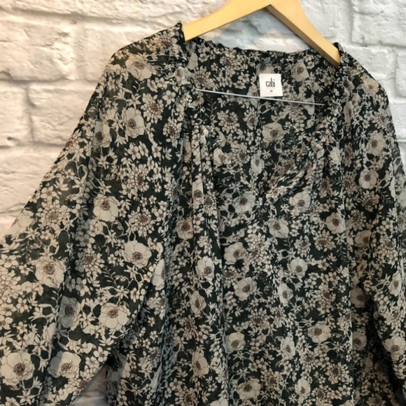 Women’s Cabi Size Medium Green Floral V-Neck Peasant Blouse #3765 - Picture 8 of 14